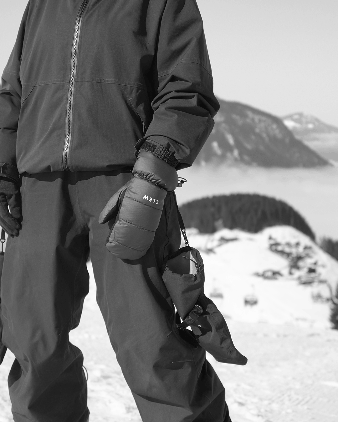 THE TECHNOLOGY BEHIND THE GLOVE