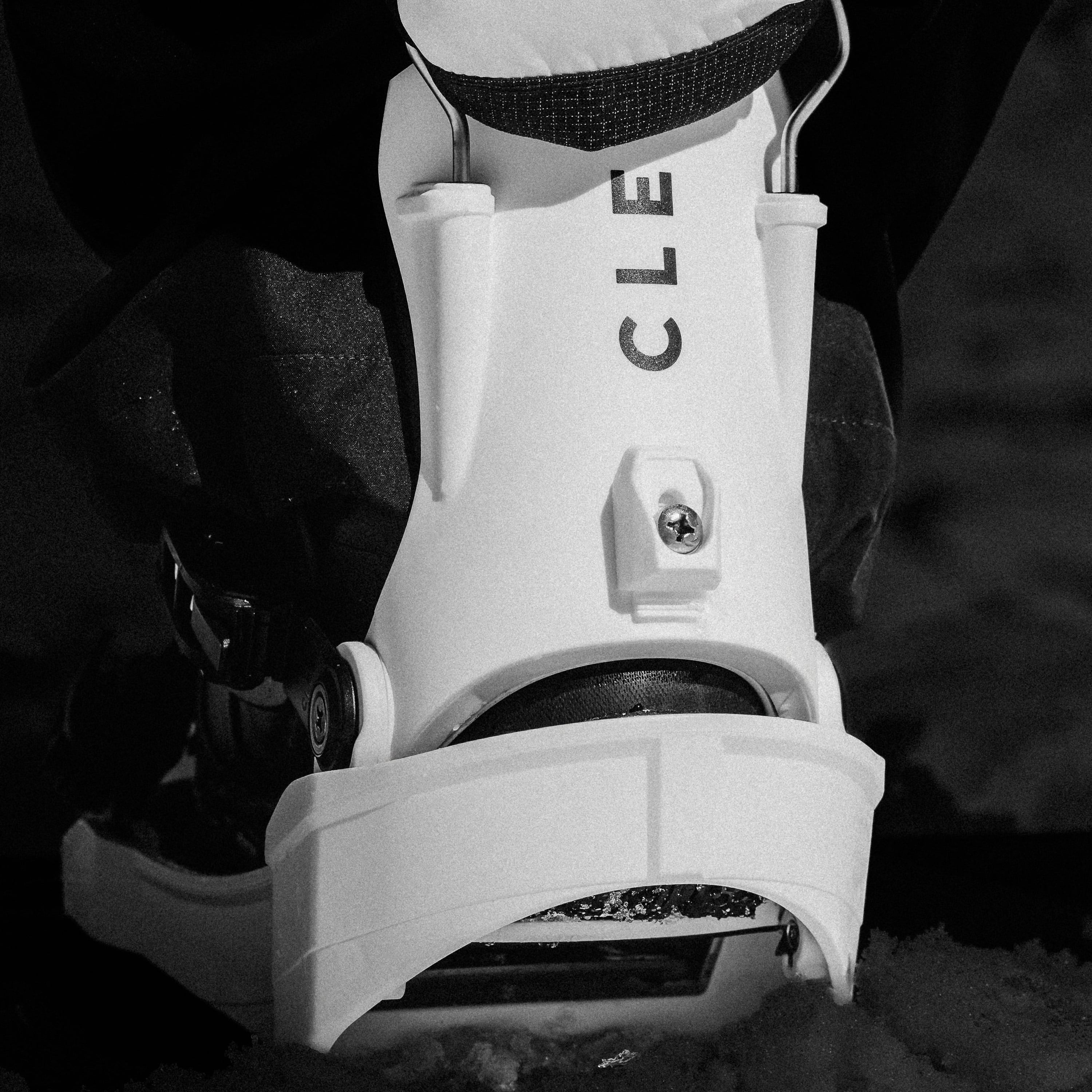 CLEW step-in snowboard binding
